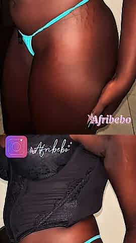 Taut lips lock screaming vagina's darksome black