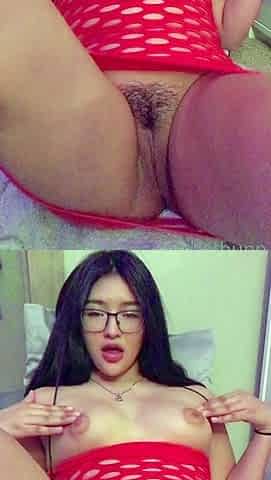 Hot amateur webcam teen masturbates for their fans