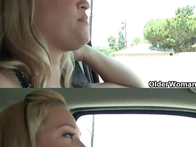 Golden-haired soccer mother i'd like to fuck screws ebony dong