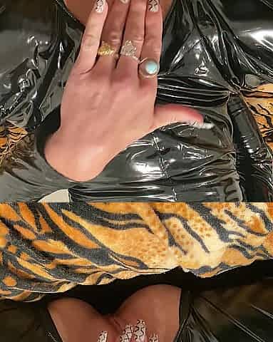 Youthful mother I'd like to fuck Ravin Is Still Jerking And Screwing With Lengthy Nails LARGE PLUMP DONG
