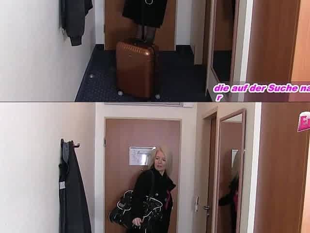 Golden-haired deutsche mother I'd like to fuck verwechselt Hotel-Zimmer und wird von fremden Mann gefickt