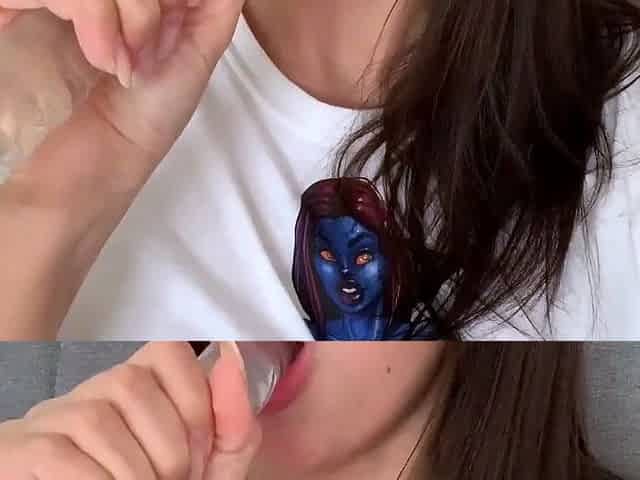 Brunette Solo Webcam Masturbation