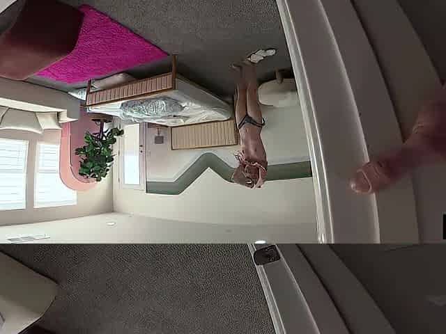 Gracey Snow Gets Her Cunt Filled On A Large Penis Ride