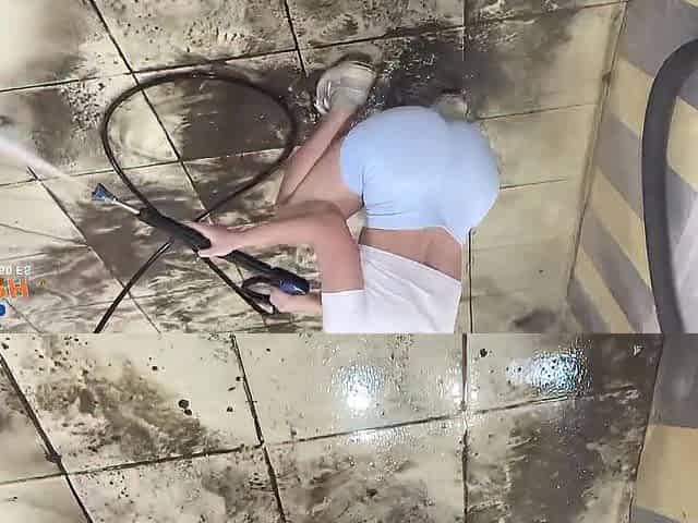 Teenage hotty washed my car and my penis for cash