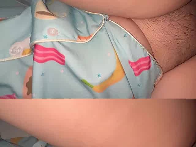 Fuck my plump wife, she's so fuckable, her tits are so suckable, she moans so hotly.