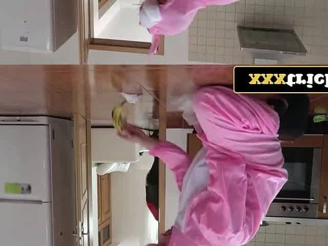 Maid Service Gone Bawdy: Canela Rides During the time that Scrubbing Floors
