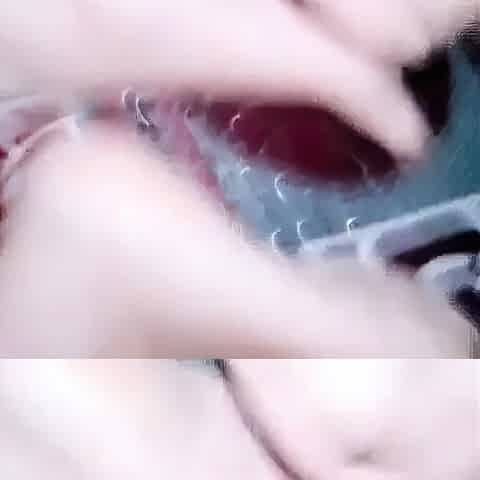 Arab Girl's Hot Milk and Feet Webcam Show