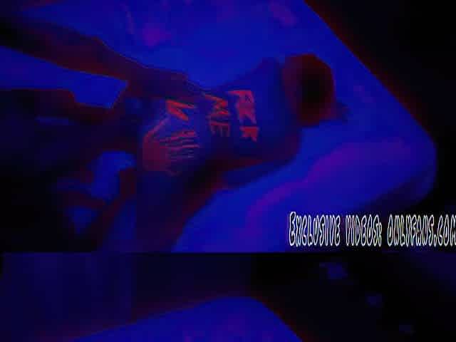 Night bang with glowing fluorescent body paint