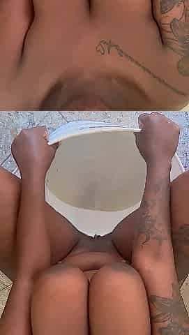 SELF URINATE:Cute Black TEEn Pissing & Washing Her body with Pee!-GOLDEN SHOWER?
