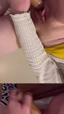 Creamy Pussy MILF Masturbating with Vibrating Cock Squirting