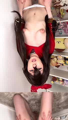 Amateur young teen solo masturbation on her livingroom