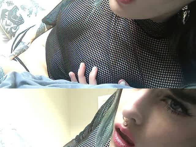 Hentai Gal Screws Herself For U