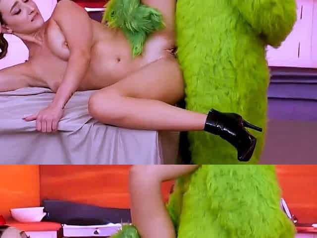 Lula The Latina Steals This Hardcore Christmas Like A