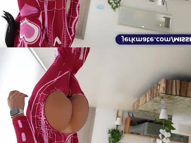 Cosplay POV with Fit Curves