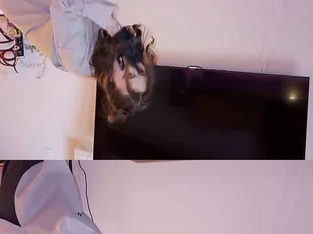 Brunette building maid suck off while wife at home - XXX!