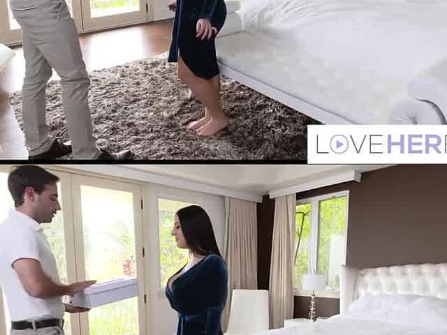 Large Breasts mother I'd like to fuck Shoe Delivery Service