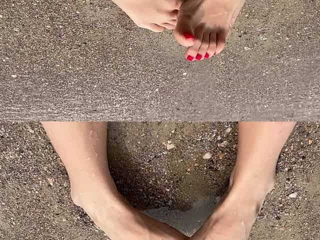 Feet Play on the Seaside