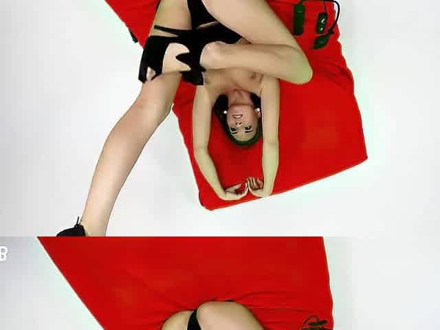 Andys Masturbates in 4K