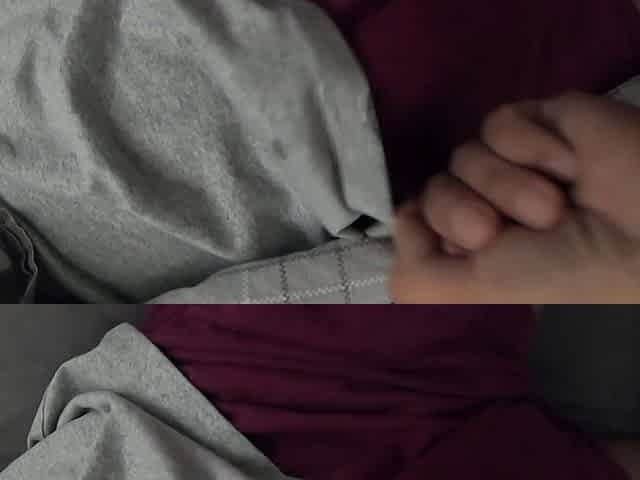 She Came at Night While I Was on the Bed to Jerk Me off and Empty My Balls