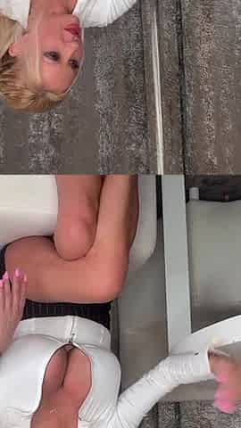 Boss Gets Toes Sucked