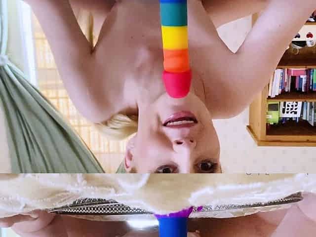 Blonde solo toying