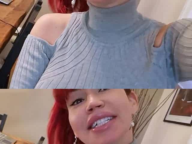 Natural redhead with real big boobs Scarlette masturbates