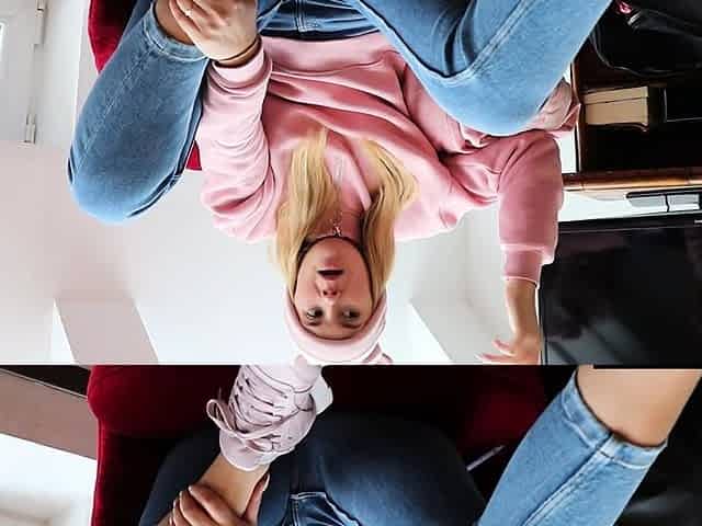 Blonde solo jerking off