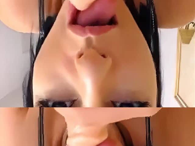 stunning centerfold model masturbating on webcam