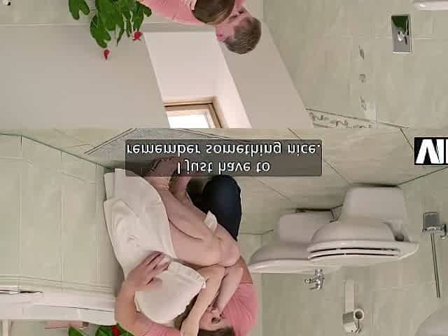 Horny And Sneaky Stepdad Fucked A Girl With Claustrophobia In A Locked Bathroom