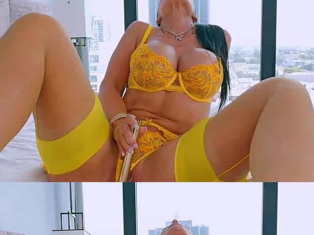 Big Boobs Babe Enjoys Intense Pleasure