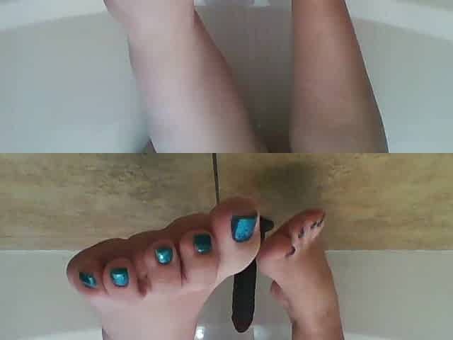 Hawt White Bitch goddess Feet