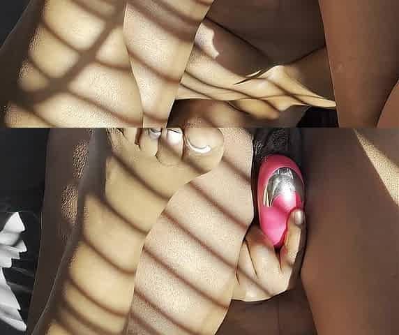 Clitoris sucking vibes makes Black mother i'd like to fuck kitty purr