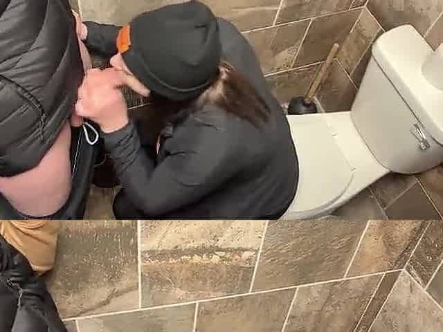 Open Invite at Hotel and Screwing in Bar Bath