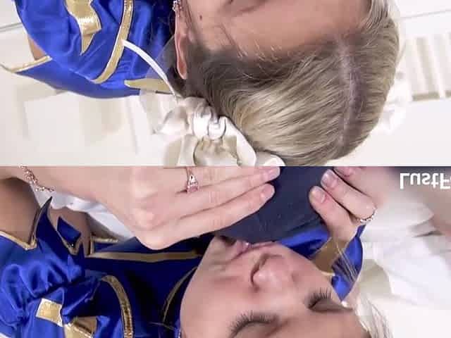 Chun Li bangs herself - cosplay