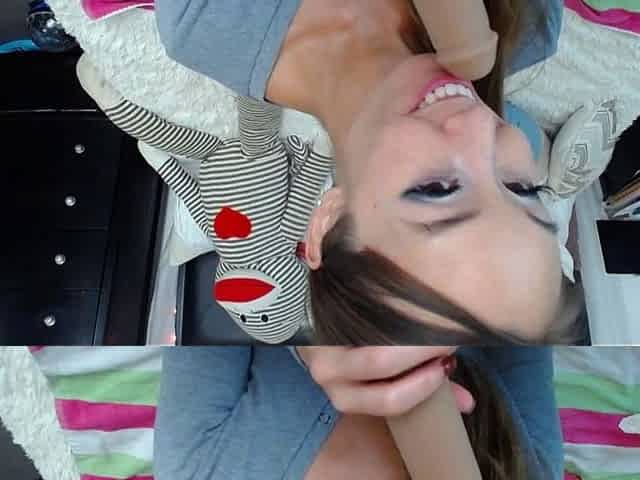 Pissing masturbating babe solo toy play