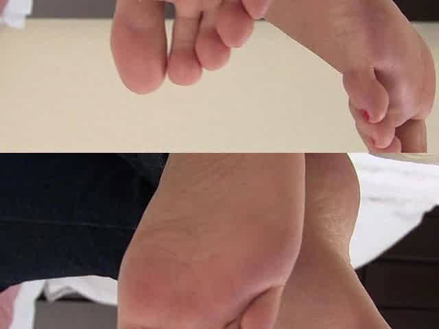 Amateur Foot Fetish Girlfriend Sucks and gives a Footjob
