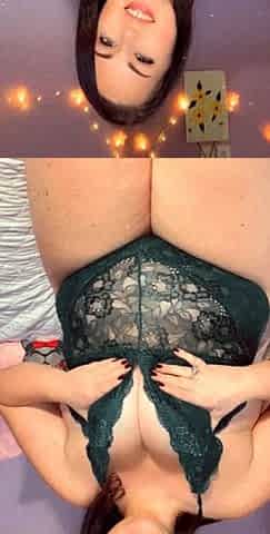Big boobs milf masturbates with her dildo