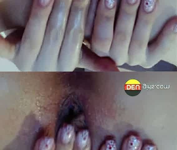 German Amateur Girl Fingers Herself on Webcam
