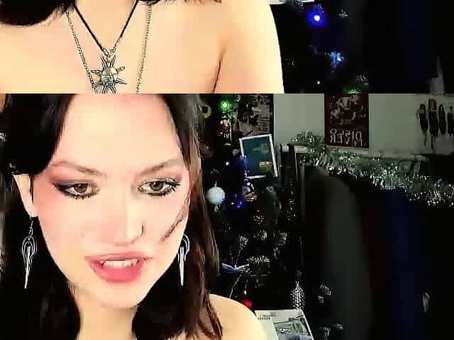 Brunette Solo Webcam Masturbation