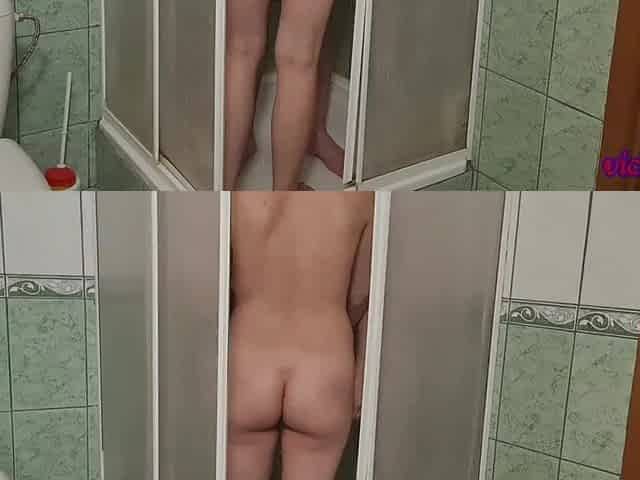 sexy brunette hair gave a fellatio in the shower