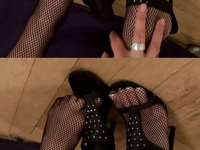 Fishnet Fingers