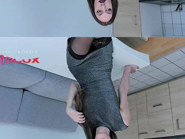 schlanke deutsche transe indecent talk und nylon struempfe mit grossem schwanz wichsen
