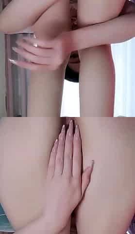 Amateur young teen solo masturbation on her livingroom