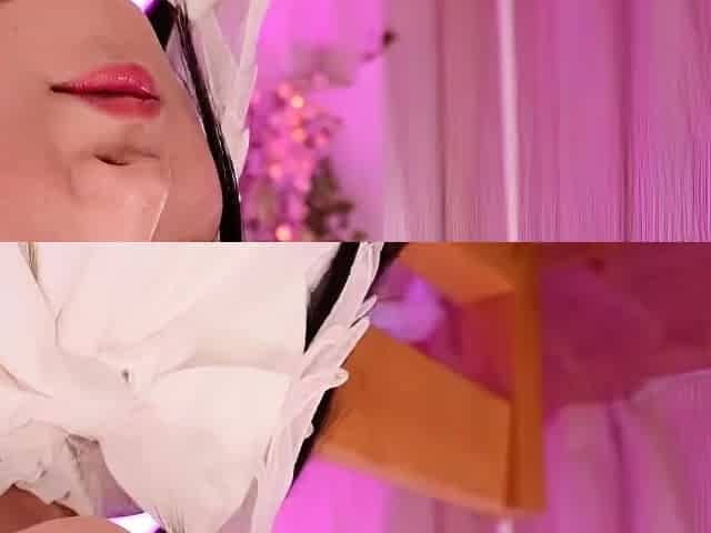 Amateur Asian College Teen Gives Blowjob