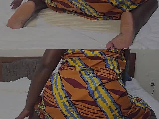 Afro Woman Trying to Squirt in Her Room