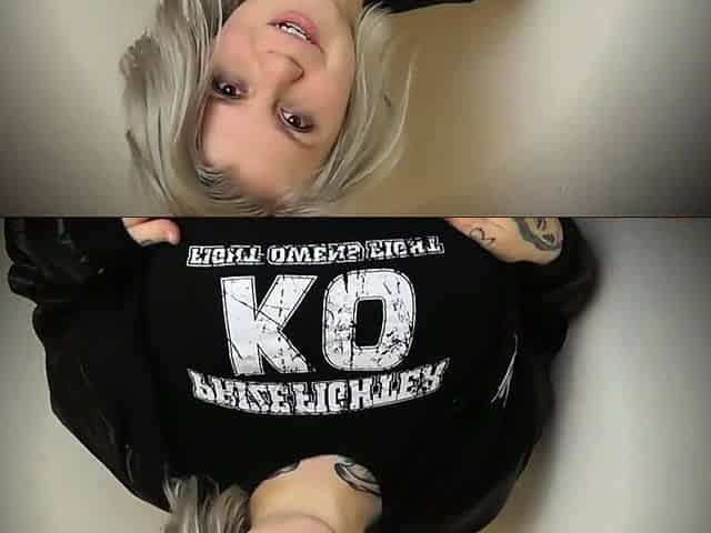 Big-Ass Blonde Ring Rat's Blowjob for Backstage Pass