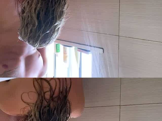 Amateur blonde masturbate when taking shower