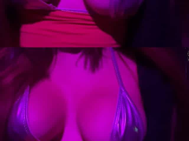 Italian Big Titd MILF Artemisia Love Making Her Boobs Bounce Outdoor While Smoking a Cigarette