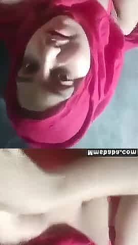 Cute Desi Girl Shows Nude