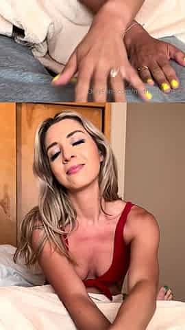 Amateur blonde babe masturbates on cam